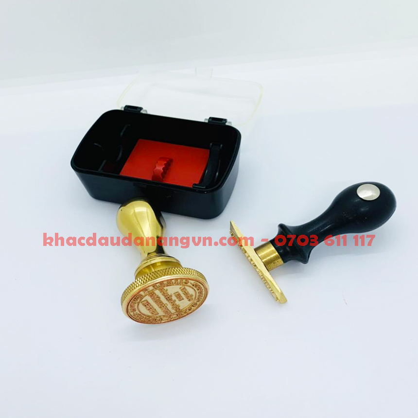 Khắc dấu ấn Đà Nẵng